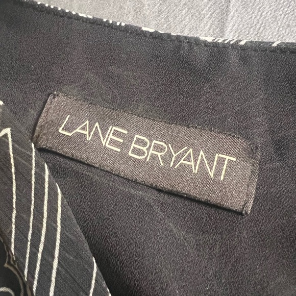 Lane Bryant Plus Size 24 Black & White Side Tie Sleeveless Lined Top - Picture 2 of 3